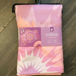 Kids towel. It can be used for a variety of purposes. Never opened or used.